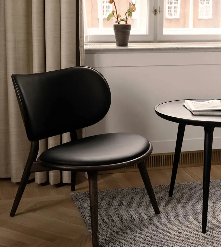 The Lounge Chair, sort bøg med sort læder fra Mater