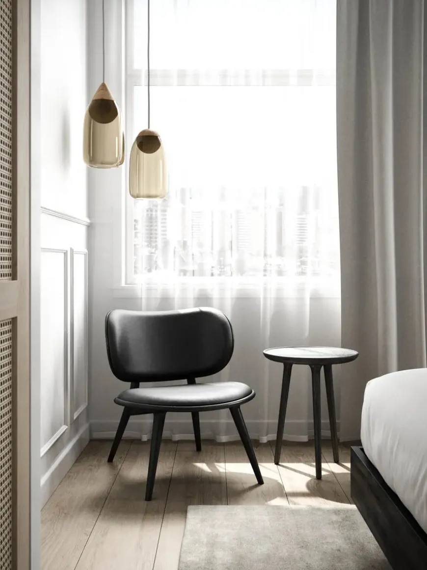 The Lounge Chair, sort bøg med sort læder fra Mater