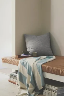 The Sweater Plaid, black fra Silkeborg Uldspinderi