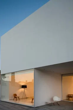 Tripode Gulvlampe fra Santa and Cole, terracotta (G5)