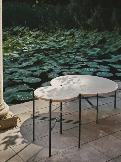 TS Outdoor Side Table fra GUBI