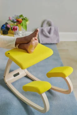 Variable balans stol, dark brown wood/revive 194 fra Variér