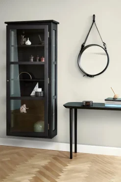 Væghængt Vitrineskab N4, light oak fra Lindebjerg Design