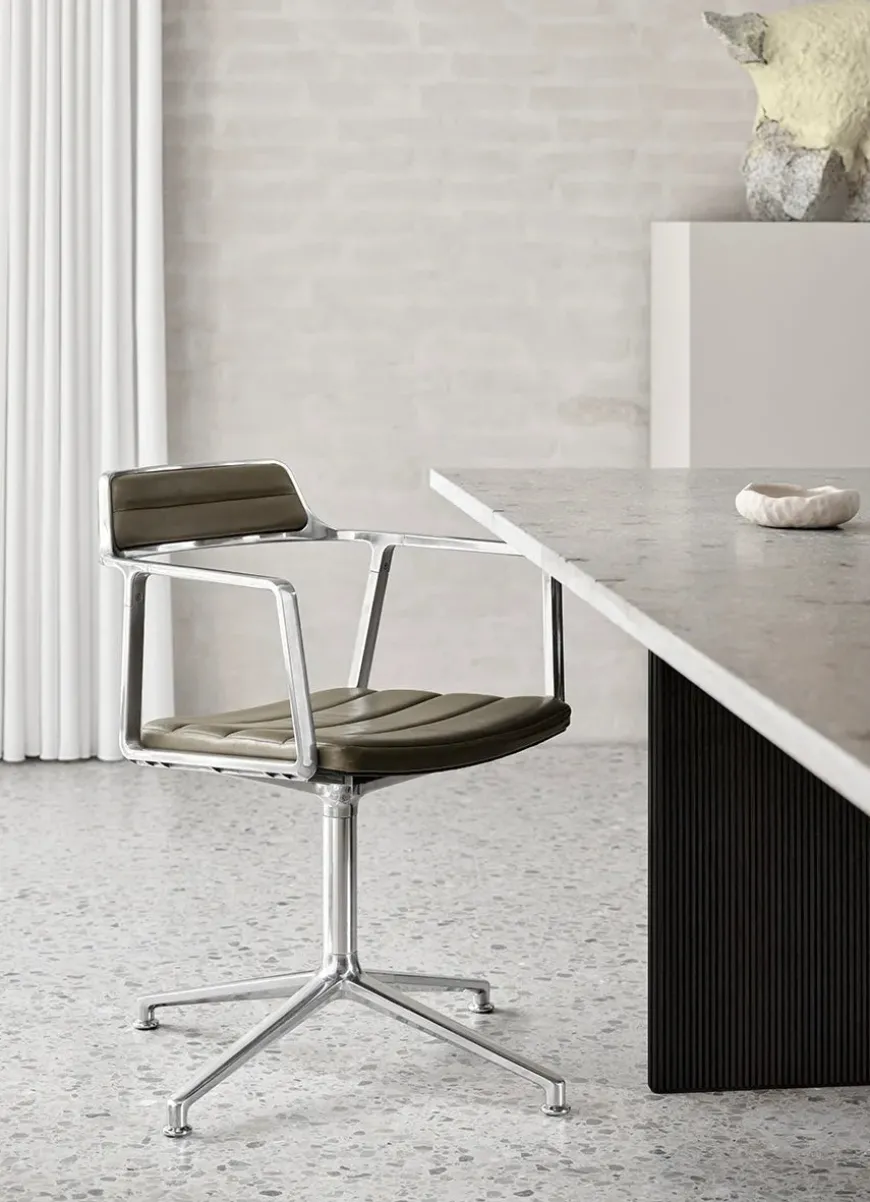 VIPP452 Swivel Chair, bosco grøn læder fra Vipp