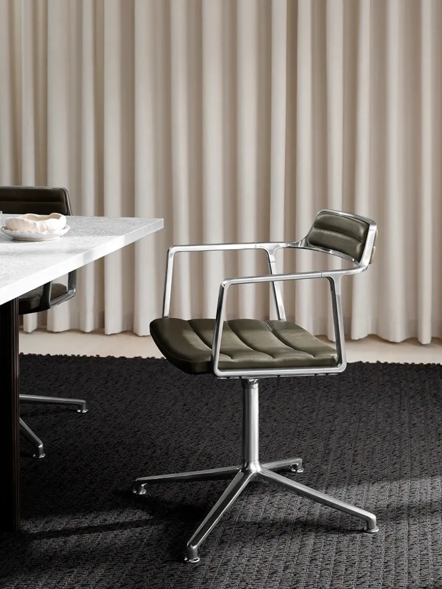 VIPP452 Swivel Chair, bosco grøn læder fra Vipp
