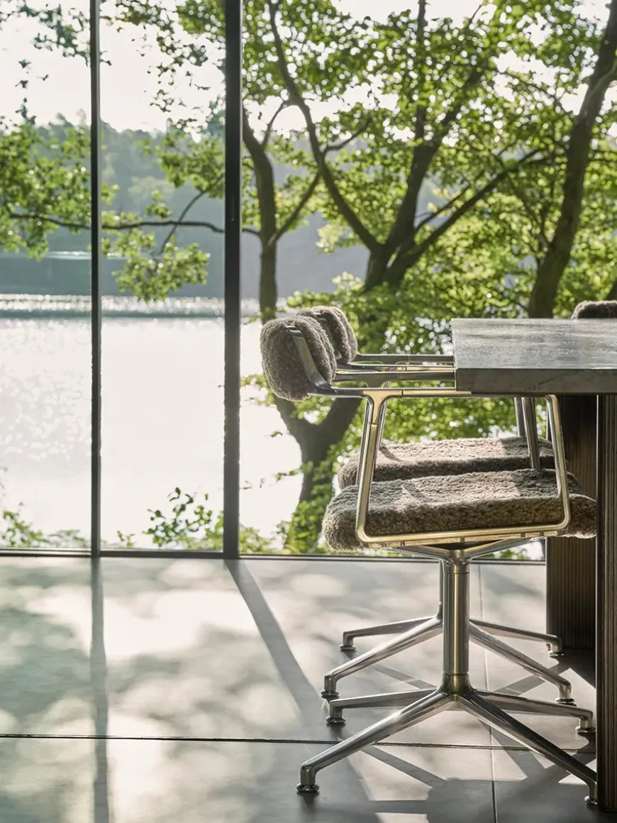 VIPP452 Swivel Chair, bosco grøn læder fra Vipp