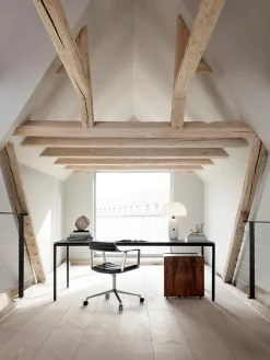 VIPP452 Swivel Chair m/hjul, dark sand fra Vipp