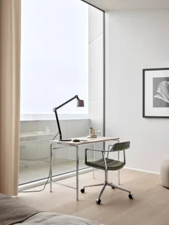 VIPP452 Swivel Chair m/hjul, sort læder fra Vipp