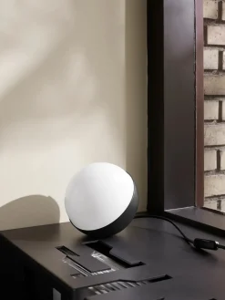 VL Studio bord/gulv fra Louis Poulsen