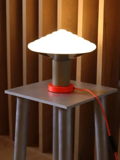 Whipped Table Lamp, luminous orange fra LEO Objects