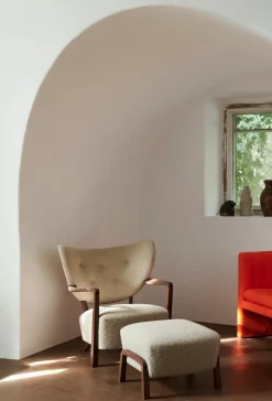 Wulff lænestol inkl. skammel - Sheepskin Honey  fra &Tradition