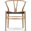 Y-stol CH24, Bøg olie med sort flet af Hans J. Wegner