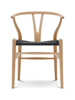 Y-stol CH24, Bøg olie med sort flet af Hans J. Wegner