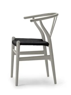 Y-stol CH24 Soft Hollyhock med sort flet af Hans J. Wegner