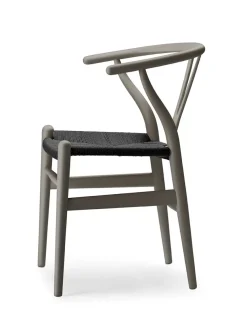 Y-stol CH24 Soft Hollyhock med sort flet af Hans J. Wegner